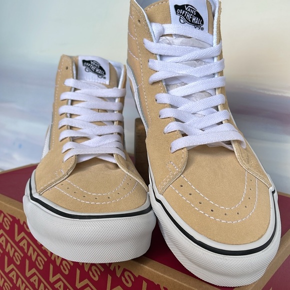 Vans WMNS Sk8-Hi Tapered
Color Theory Honey Peach
VN0A5KRUBLP
Sneakers - Picture 7 of 16